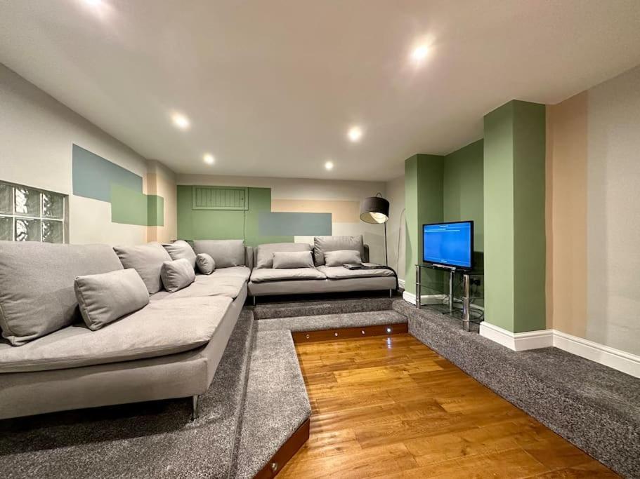 Stunning 5 Bed House In Chapel Allerton, Sleeps 9 Leeds  Bagian luar foto