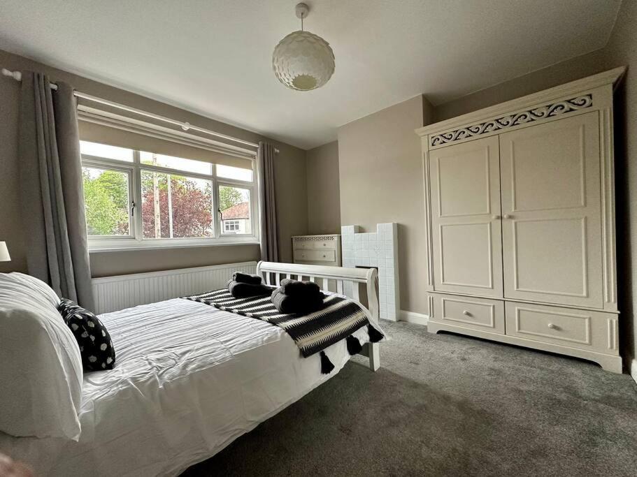 Stunning 5 Bed House In Chapel Allerton, Sleeps 9 Leeds  Bagian luar foto