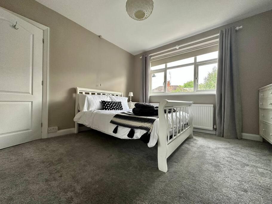 Stunning 5 Bed House In Chapel Allerton, Sleeps 9 Leeds  Bagian luar foto