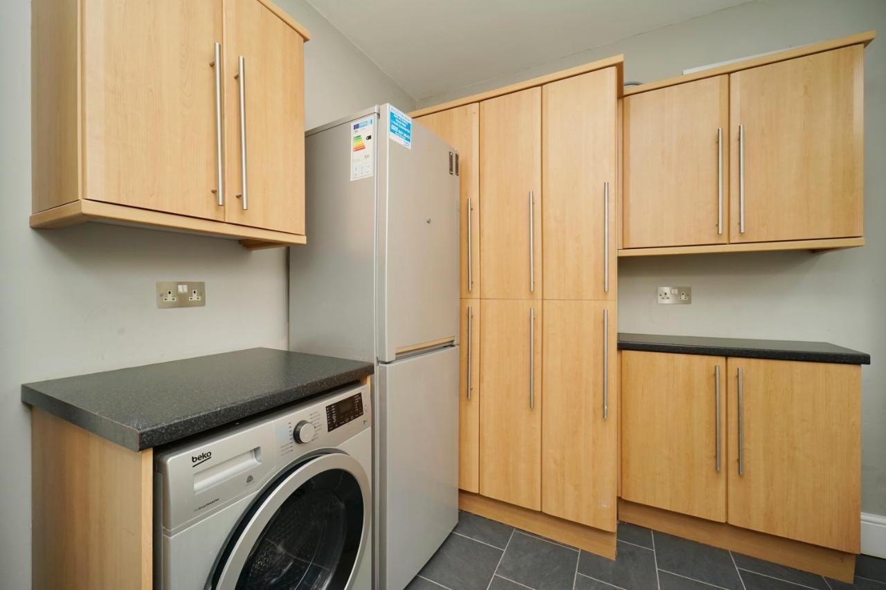 Stunning 5 Bed House In Chapel Allerton, Sleeps 9 Leeds  Bagian luar foto